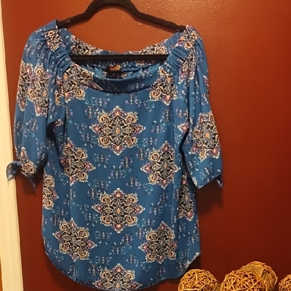 Renee C. Blue and White Patterned Blouse